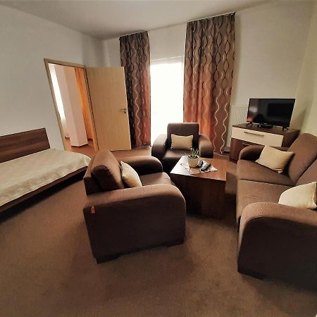 Melrose Apartments Братислава Экстерьер фото