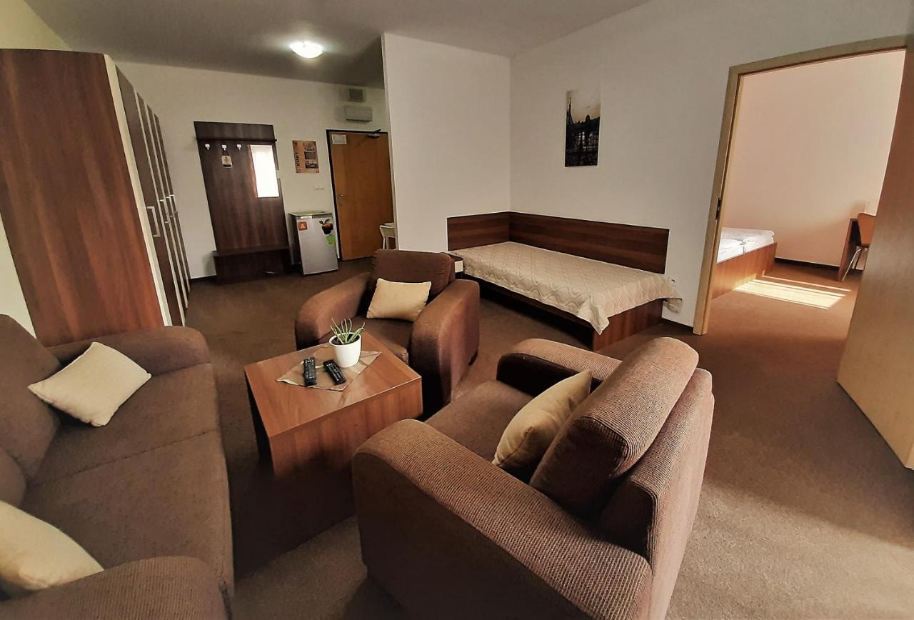 Melrose Apartments Братислава Экстерьер фото