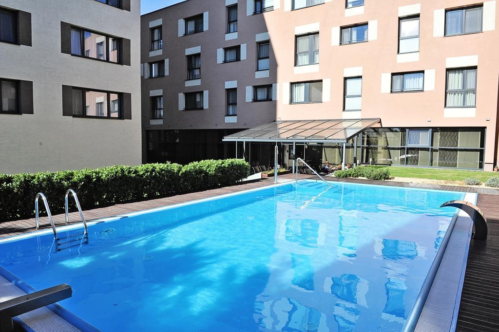 Melrose Apartments Братислава Экстерьер фото